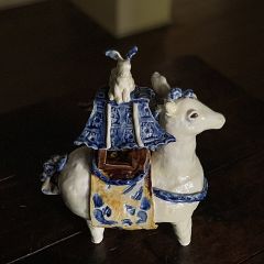 Karen Choy

_Totem horse_ 
35x18x13cm ceramic